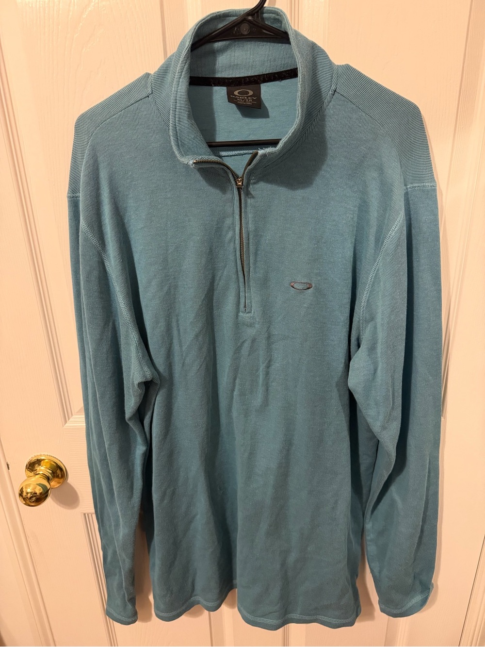 Oakley Men’s Light Blue Half-Zip Sweater Pullover